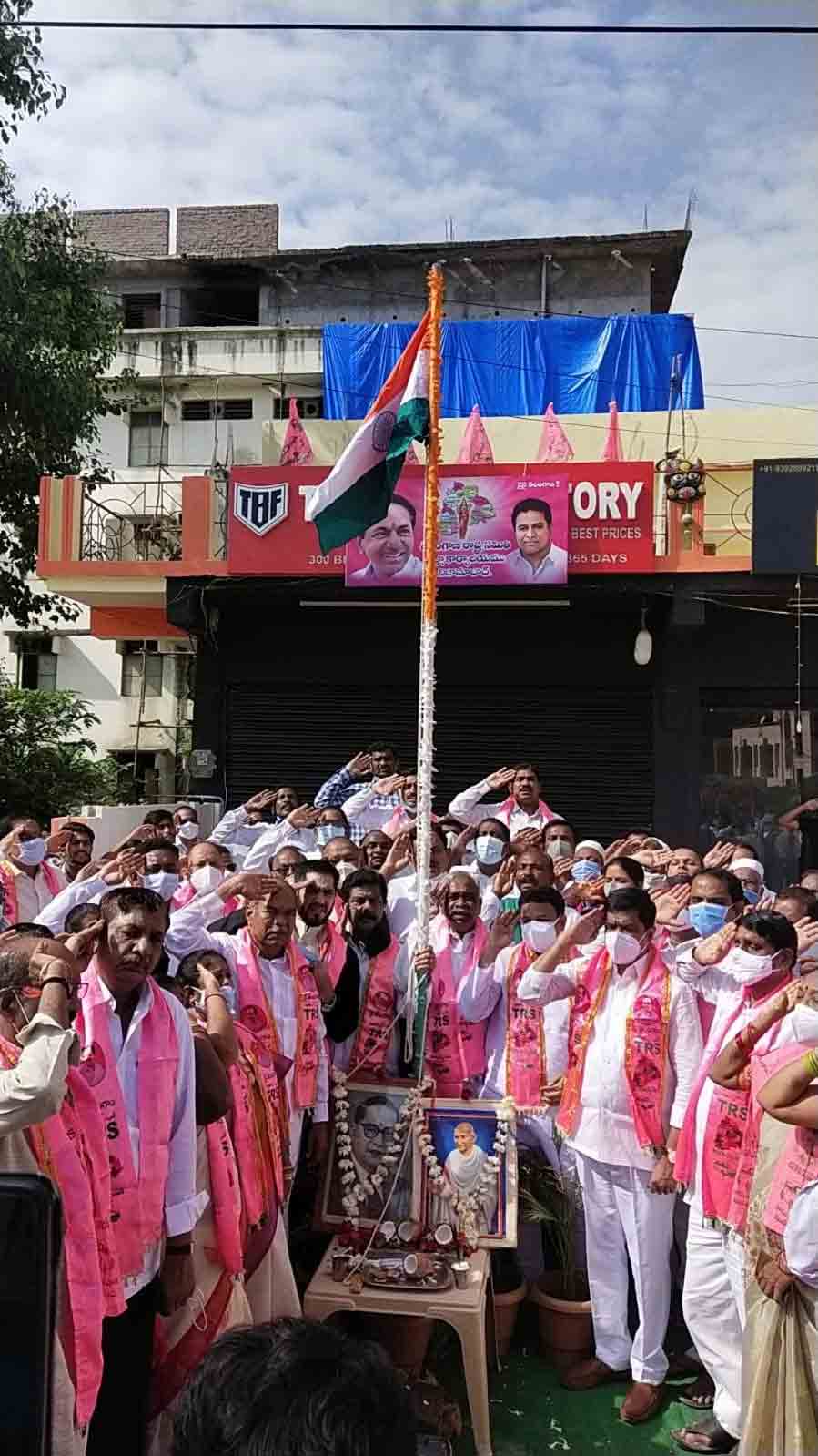 ఘనంగా స్వాతంత్య్రవేడుక