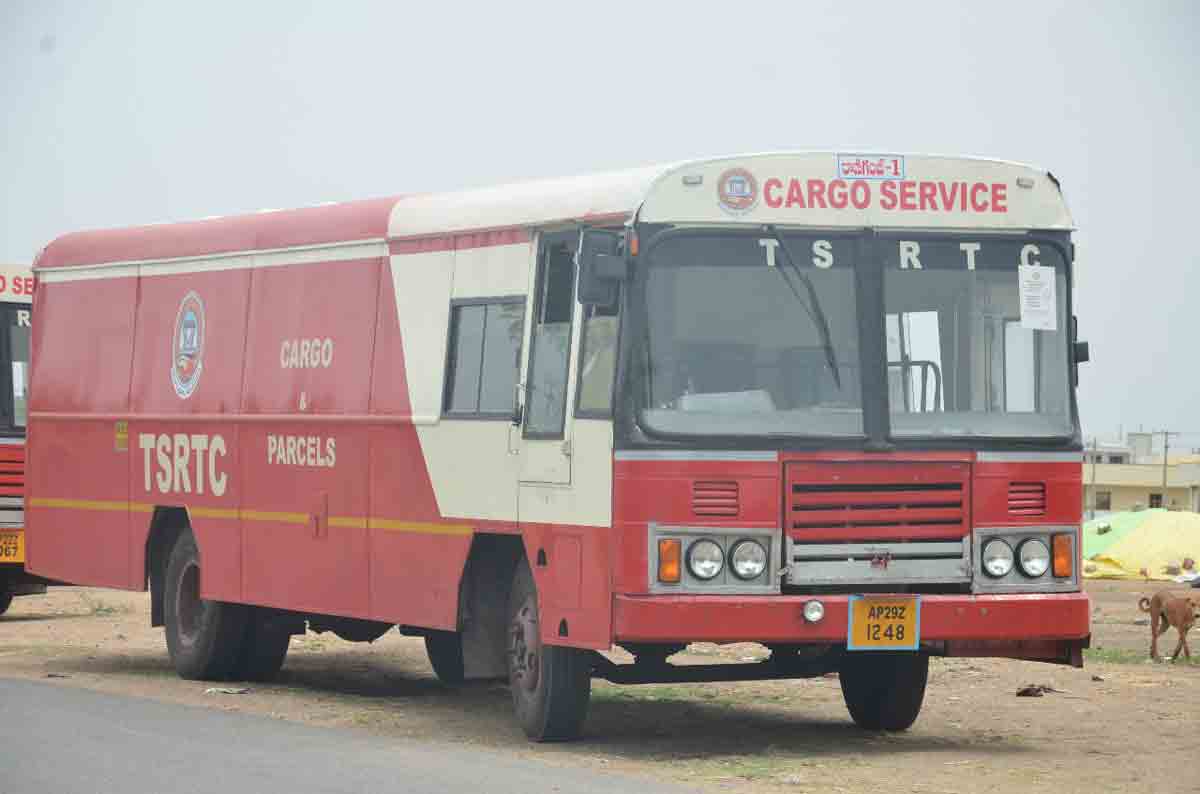 కార్గోతో కాసుల పంట!