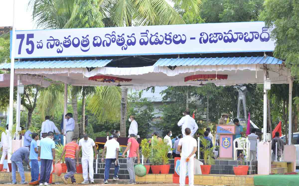 జెండా పండుగకు జిల్లా ముస్తాబు