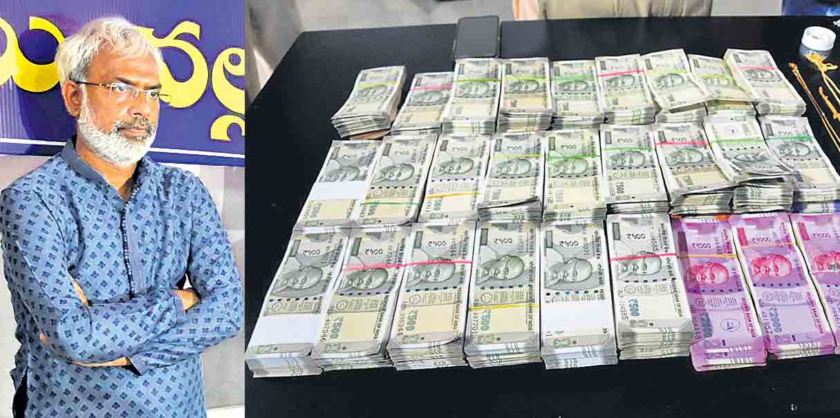 హైటెక్‌ బాబా అరెస్ట్‌