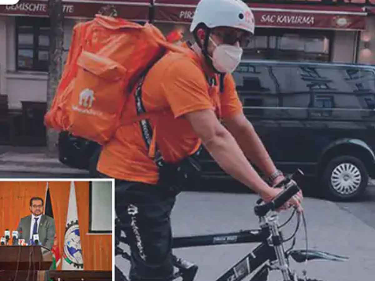 Afghanistan IT Minister : నిన్నటి వరకు ఆ దేశానికి మంత్రి.. నేడేమో పిజ్జా డెలివరీ బాయ్‌..!