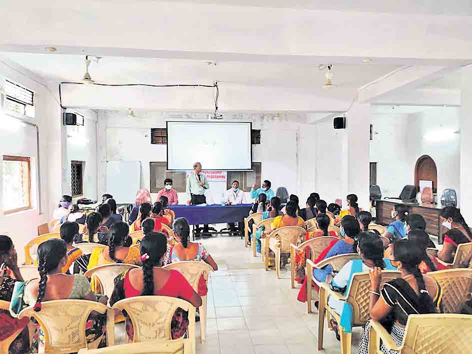 మగ్గం వర్క్‌లో ఉచిత శిక్షణ