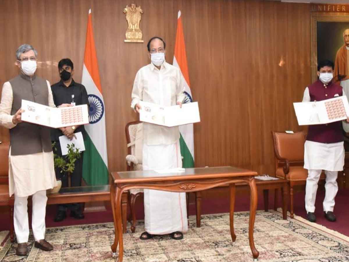 హక్కులు-బాధ్యతల మధ్య సమన్వయం అవసరం: వెంకయ్య