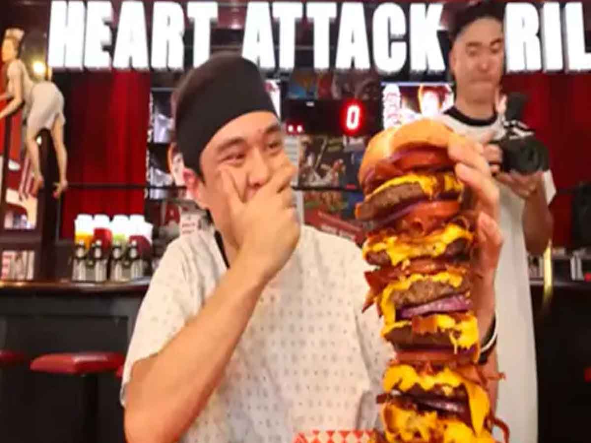 Massive Burger : 4 నిమిషాల్లో 20,000 కేలరీల బర్గర్‌ హంఫట్‌..!