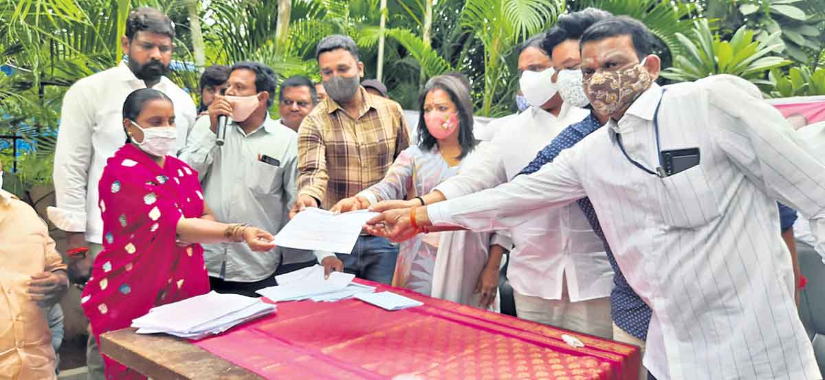 అర్హులందరికీ రేషన్‌ కార్డులు