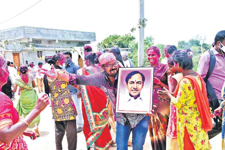 స్వాభిమానం, సాధికారత..