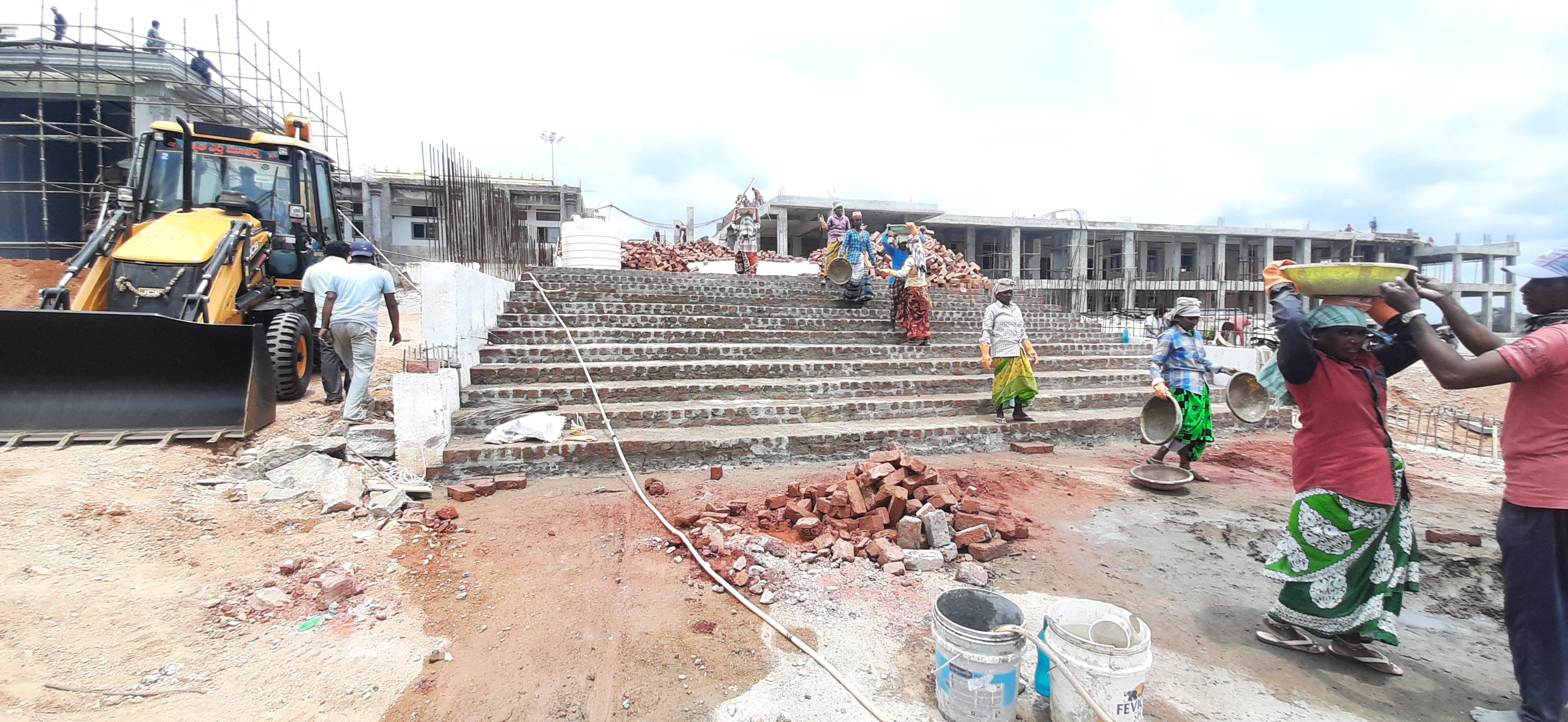 ఆధ్యాత్మికంగా.. సౌకర్యవంతంగా.. యాదాద్రి