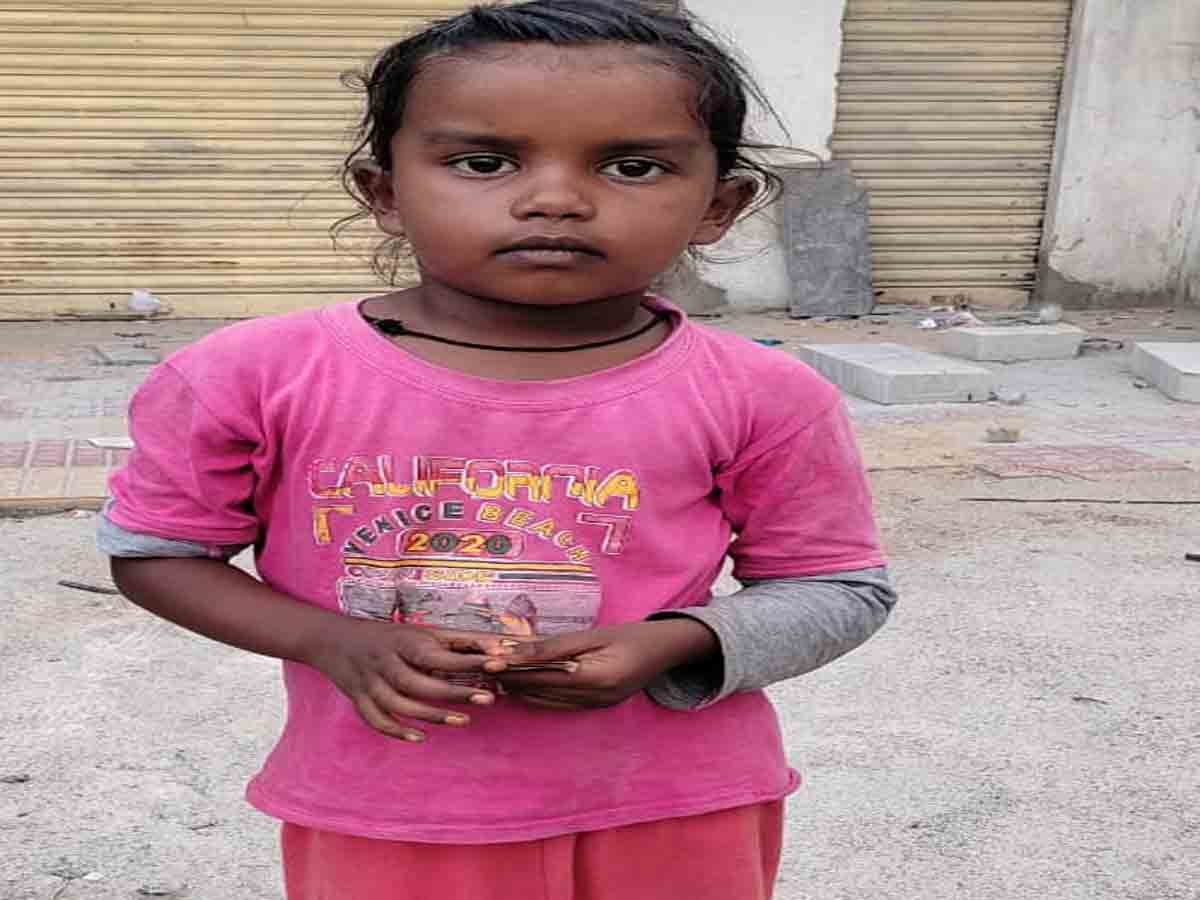 ఐదేండ్ల చిన్నారిని గుర్తించిన పెట్రోలింగ్ పోలీసులు..