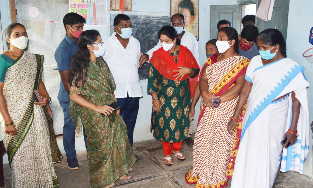 పాఠశాలలు పరిశుభ్రంగా ఉండాలి