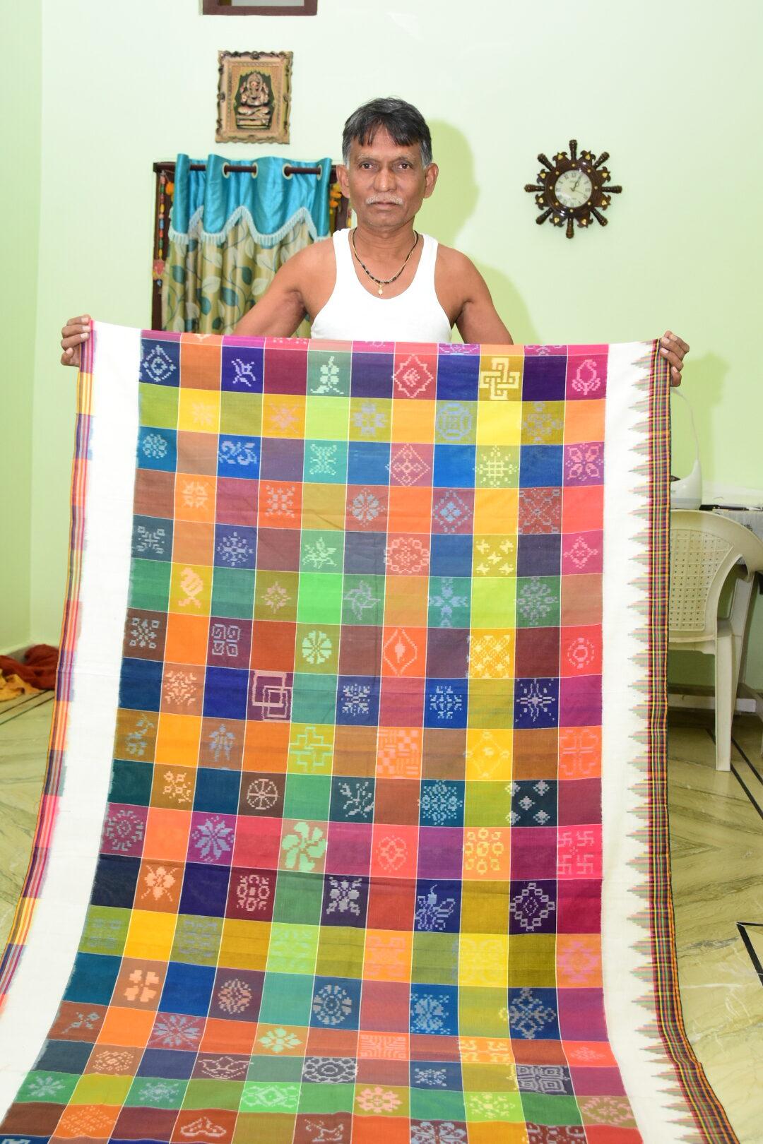 సప్త వర్ణాల కోక సృష్టికర్త బాలయ్యకు బాపూజీ పురస్కారం