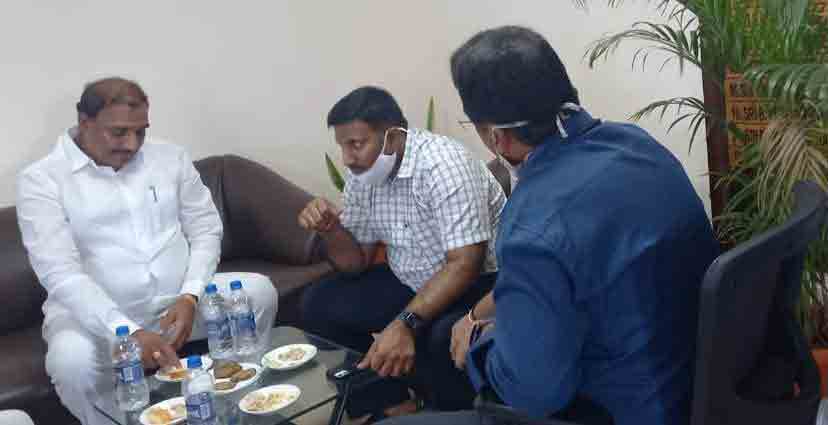 చెరువుల సుందరీకరణకు నిధులివ్వండి:విప్‌ గాంధీ