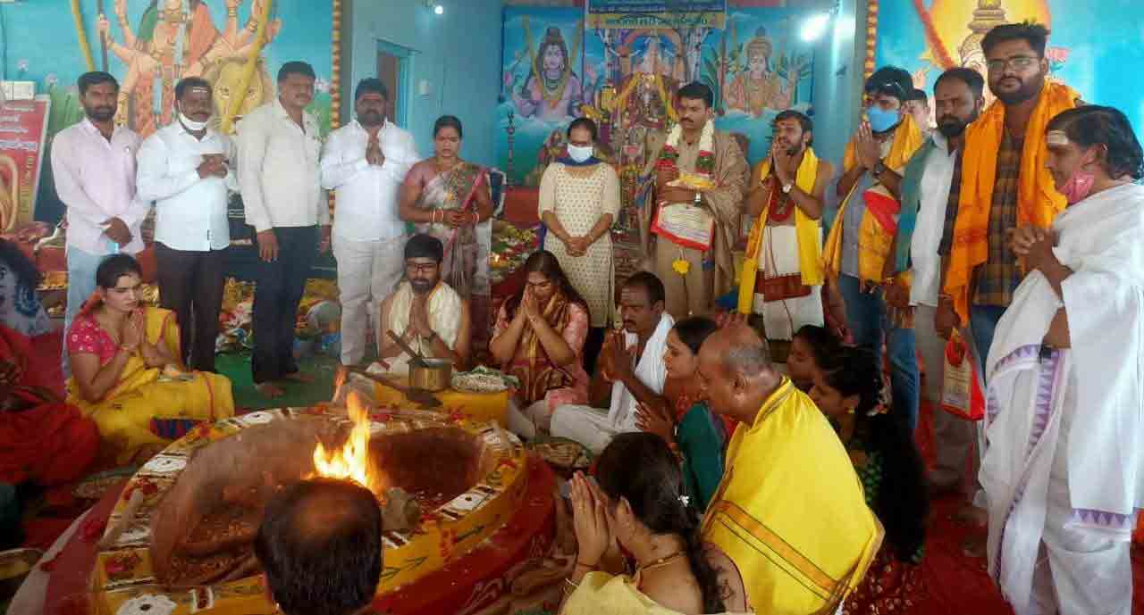 కందుకూరులో ఘ‌నంగా చండీహోమం