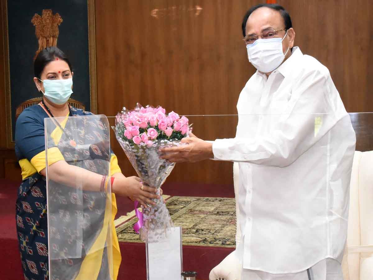 Venkaiah Naidu : అనాథల సంక్షేమ చట్టాల అమలు చూడండి: వెంకయ్యనాయుడు