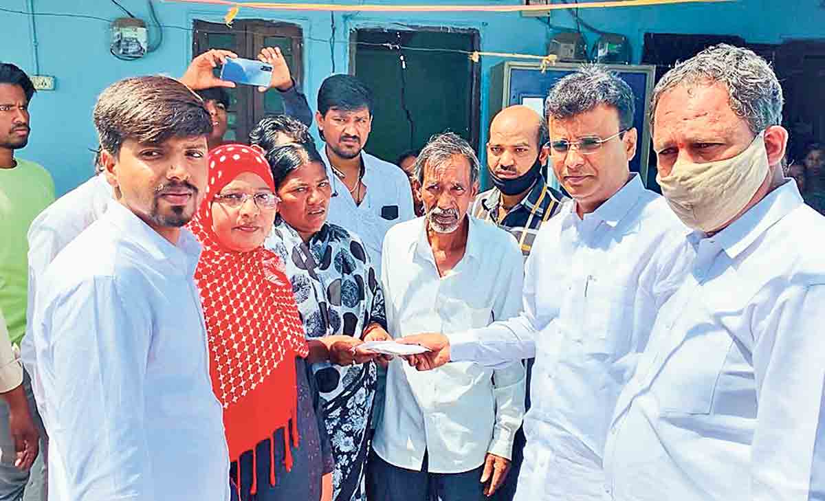 పేదలకు ఏ ఆపద వచ్చినా ముందుంటా