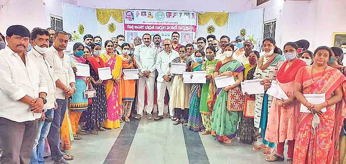 పేదల ఆకలి తీరుస్తాం..