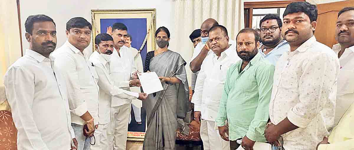 పథకాలను సద్వినియోగం చేసుకోవాలి