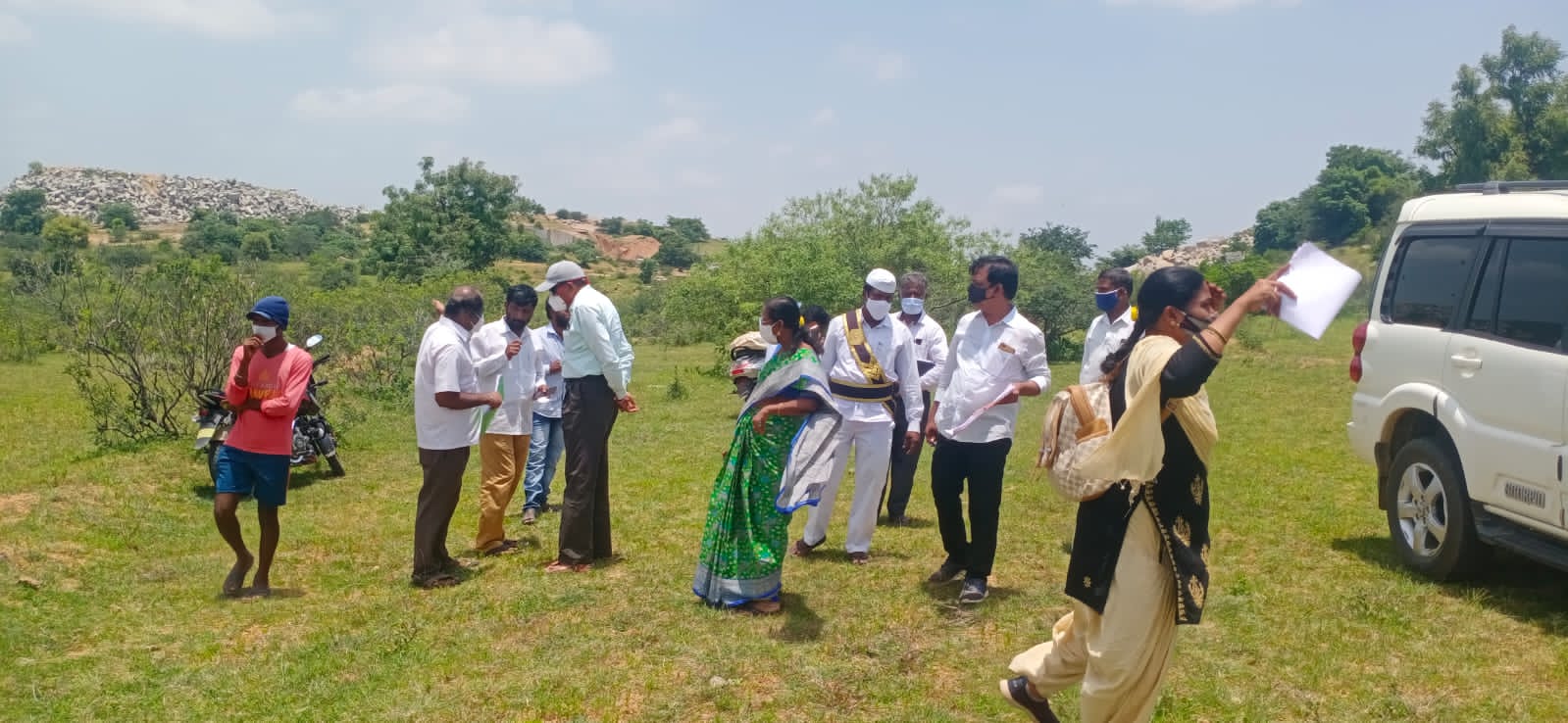 వాసాలమర్రిలో ప్రభుత్వ భూముల సర్వే