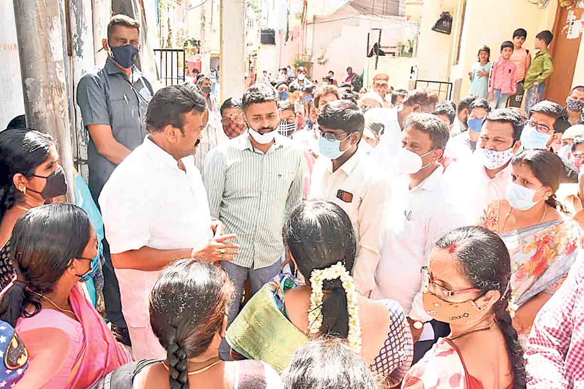 పేదల సమస్యల పరిష్కారానికి కృషి