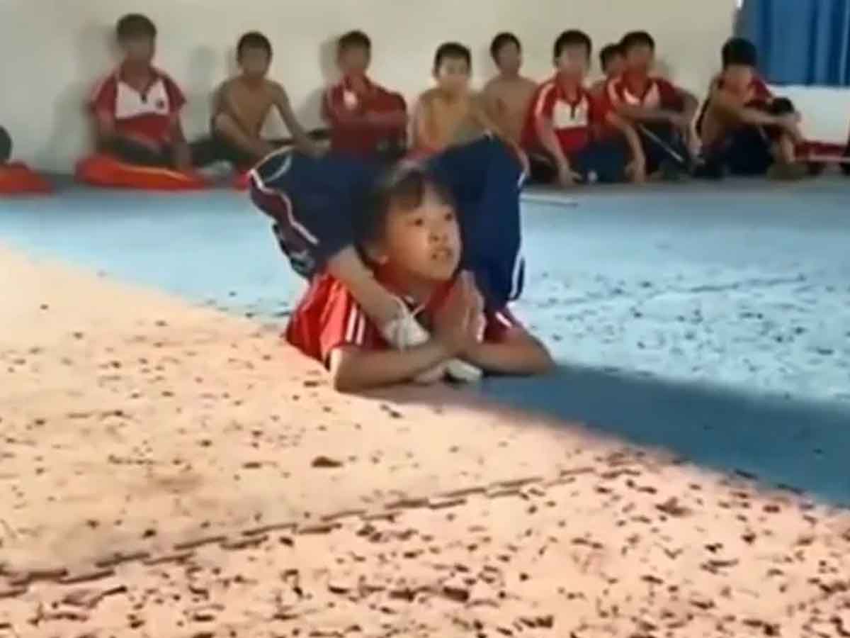 Girl’s Gymnastics : ఈ చిన్నారి జిమ్నాస్టిక్స్‌.. అద్భుతం!