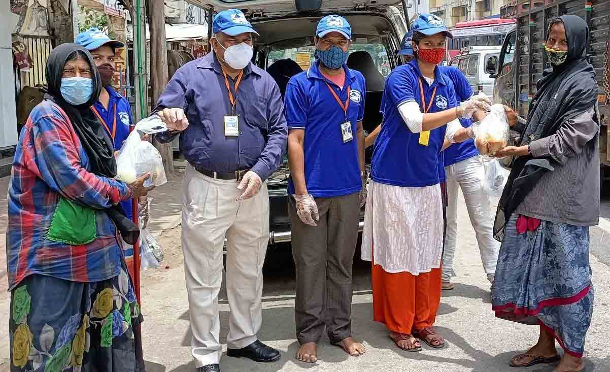 అన్నదానం చేసిన స్కై ఫౌండేషన్‌