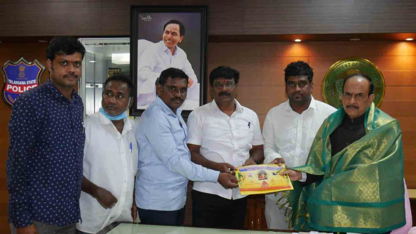 విగ్రహ ప్రతిష్టాపనకు హోంమంత్రికి ఆహ్వానం