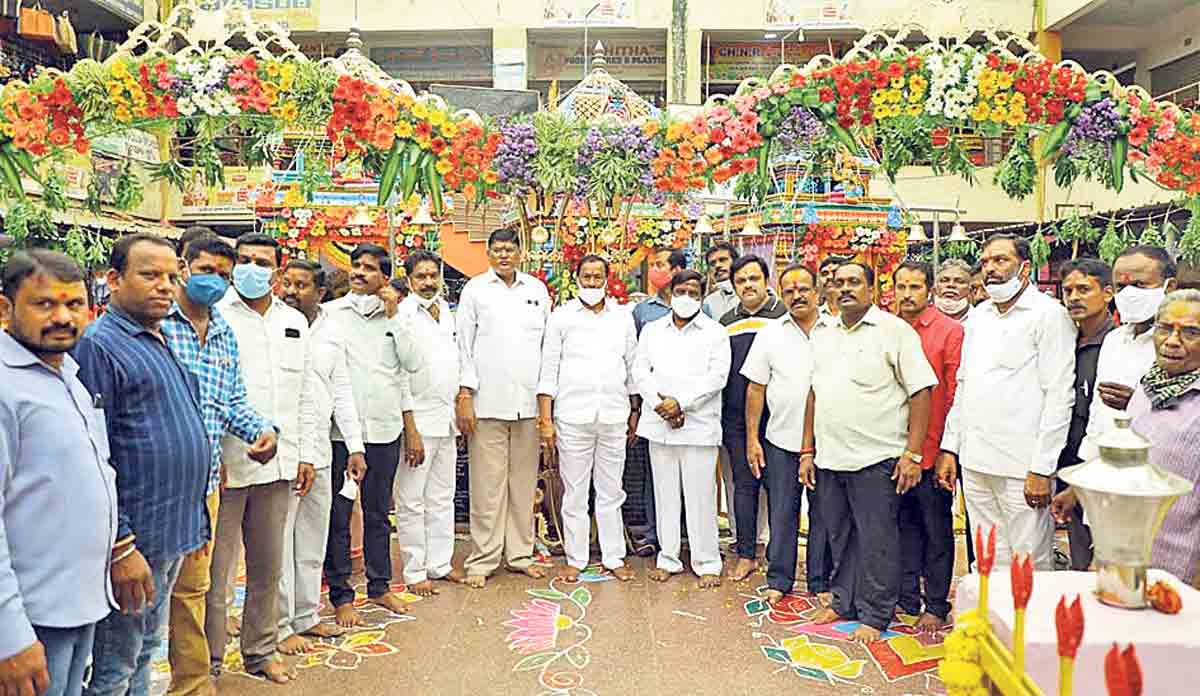 అన్నివర్గాల సంక్షేమమే కేసీఆర్‌ లక్ష్యం