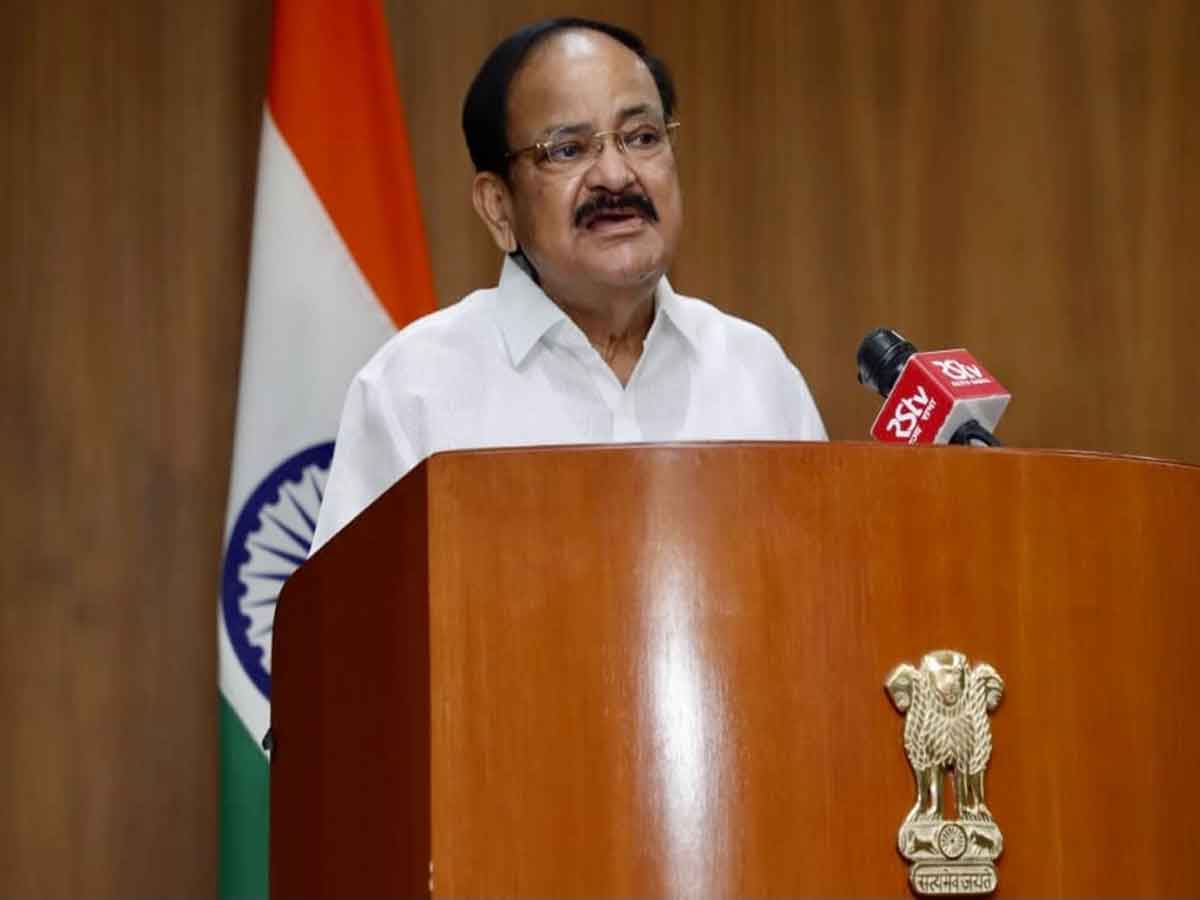 సాంకేతిక అంతరాల్లేని అంతర్జాల విద్య రావాలి: వెంకయ్యనాయుడు