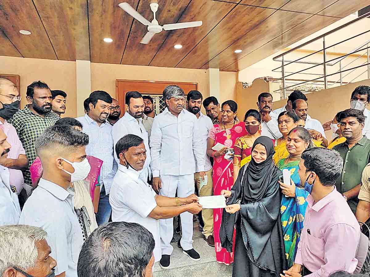 పేదల కోసమే.. సంక్షేమ పథకాలు