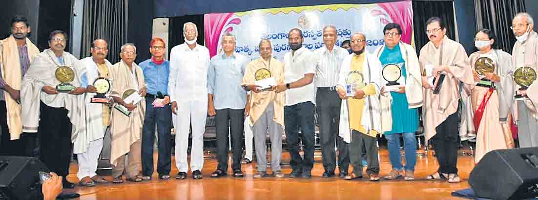 ఉత్తమ రచనలతోనే ఉత్తమ పౌరుల సృష్టి