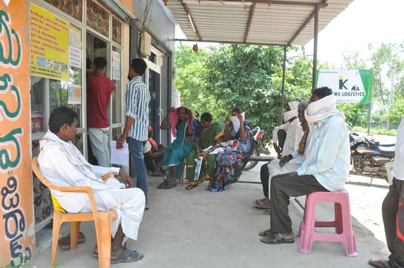 ‘పింఛన్‌’ సందడి