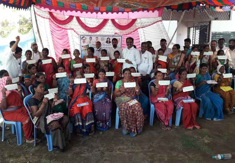 పేదలకు అండగా సంక్షేమ పథకాలు