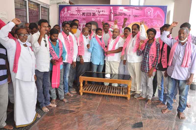 గ్రామ స్వరాజ్య స్థాపనకు ప్రభుత్వం కృషి