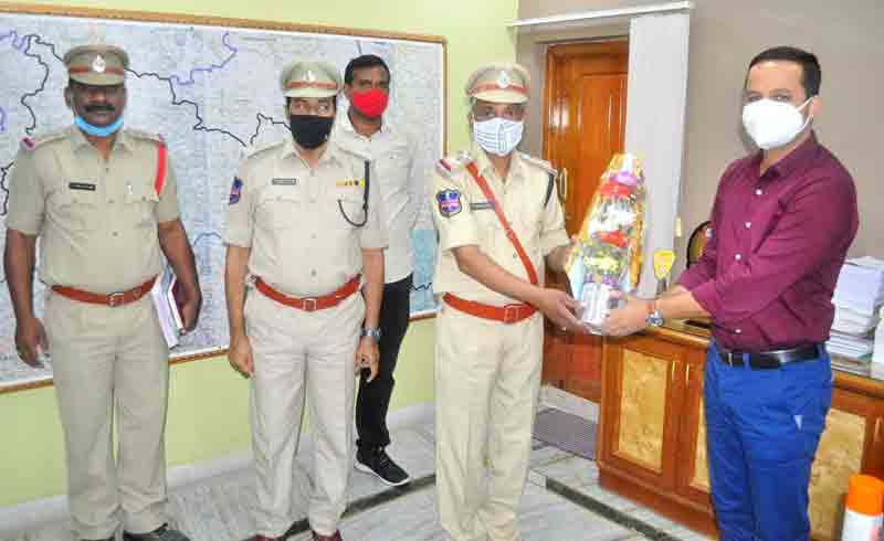 పని చేసిన వారికి పదోన్నతితో గుర్తింపు