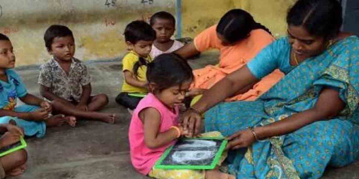 అంగన్వాడీ టీచర్కు రూ.13,650