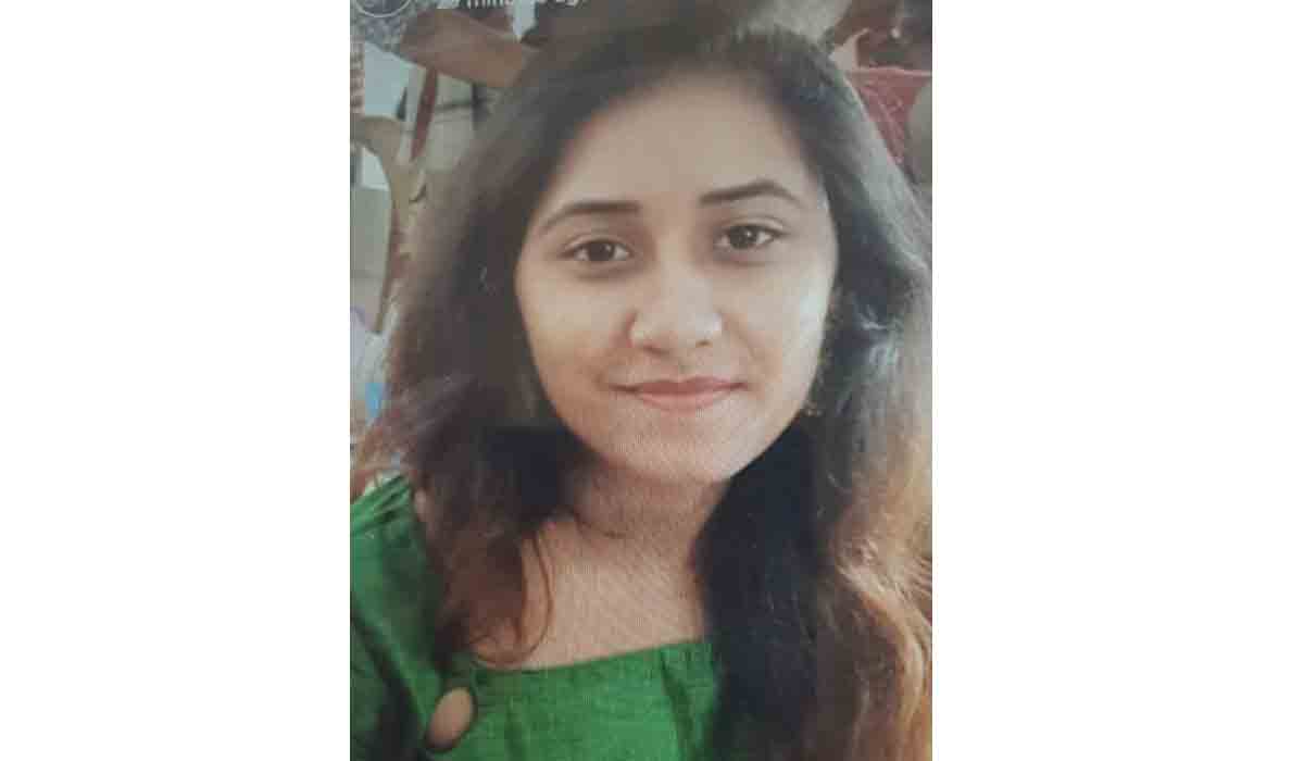 గ‌చ్చిబౌలిలో అర్ధ‌రాత్రి ఘోర ప్ర‌మాదం.. యువ‌తి మృతి