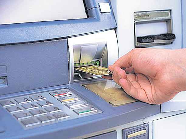 Crime News | ఏటీఎం ధ్వంసం చేసి రూ.11 లక్షలు ఎత్తుకెళ్లిన దొంగలు