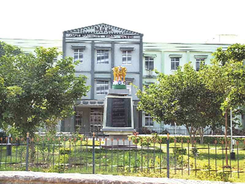 ఎంజీఎంలో పీఆర్సీ పేరుతో దందా..!