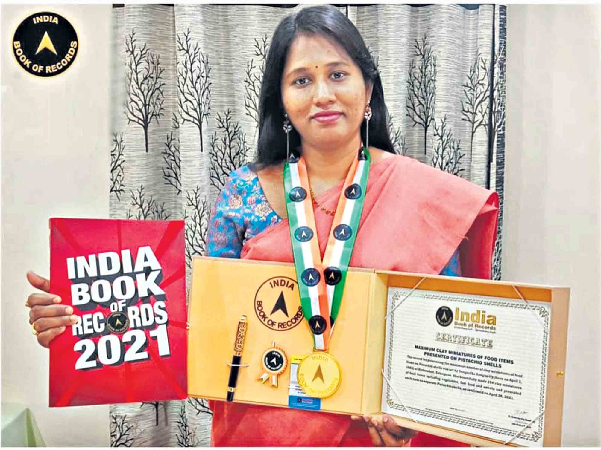 బొమ్మలు చేసి.. ప్రాణం పోసి!