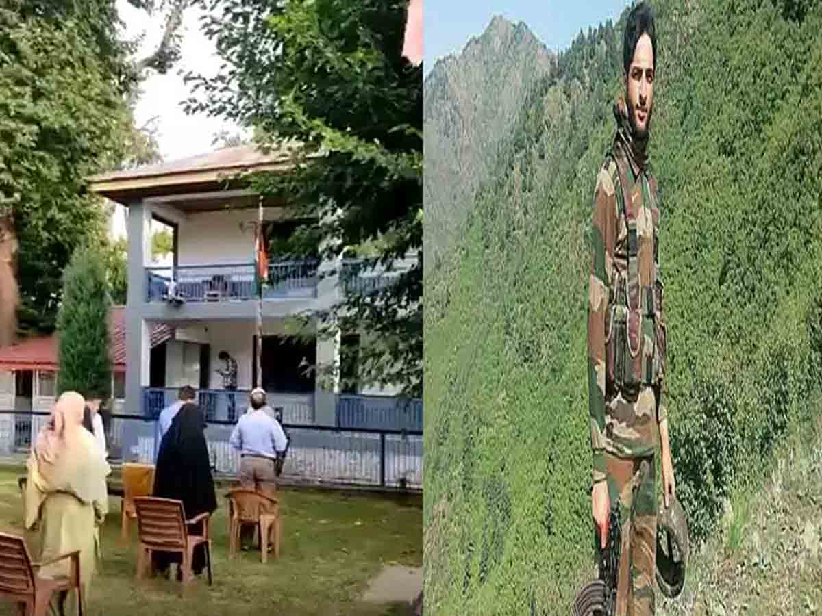 జాతీయ జెండా ఎగురవేసిన ఉగ్రవాది బుర్హాన్ వాని తండ్రి