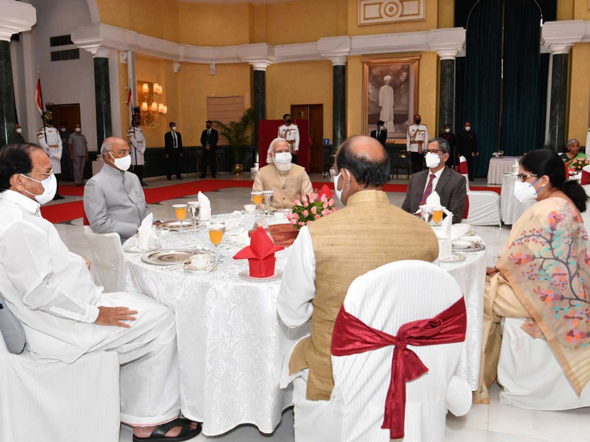 రాష్ట్ర‌ప‌తి @హోంలో సీజే జ‌స్టిస్ ఎన్వీ ర‌మ‌ణ‌