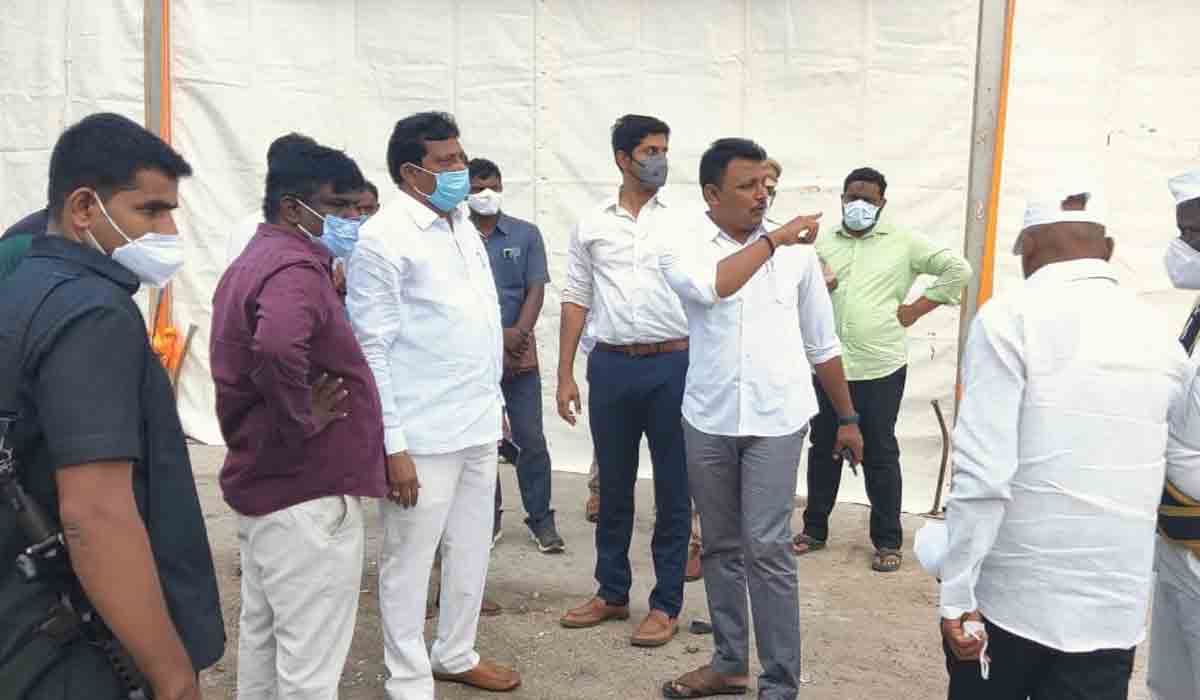 సీఎం పర్యటన : హాలియాలో ఏర్పాట్లను పరిశీలించి ఎంపీ, ఎమ్మెల్యే