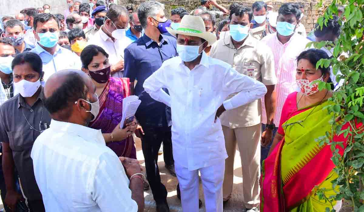 Vasalamarri : 3 గంట‌ల్లో 60 ద‌ళిత కుటుంబాల‌ను ప‌లుక‌రించిన‌ సీఎం కేసీఆర్