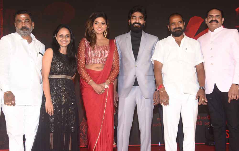 కొత్త ప్రతిభను ప్రోత్సహించాలి
