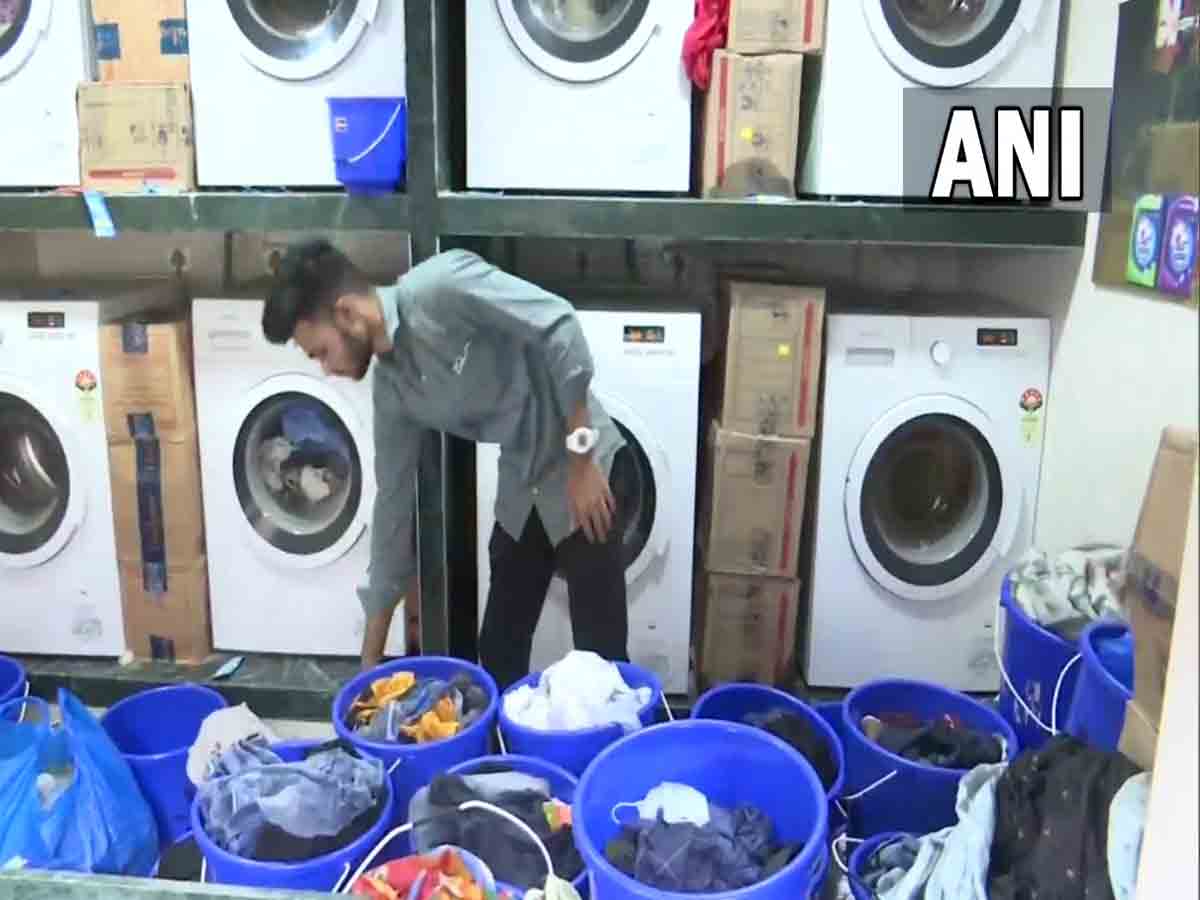 అక్కడ.. రూ.55కే ఐదు జతల బట్టలు ఉతుకుతారు