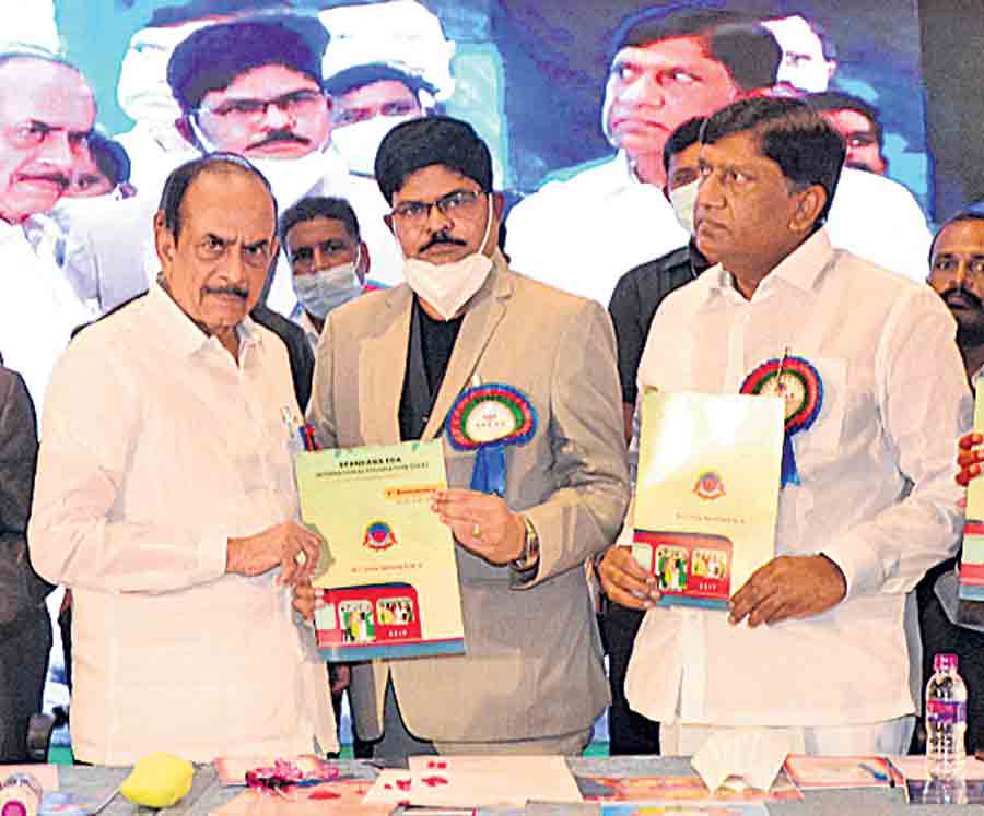 మనోధైర్యంతోనే ఆత్మహత్యల నివారణ