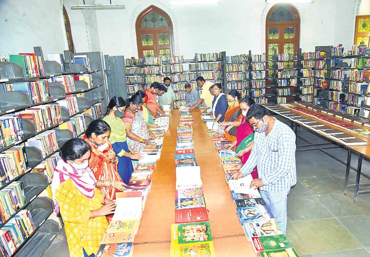 నేటి తరానికి నాటి చరిత్ర..