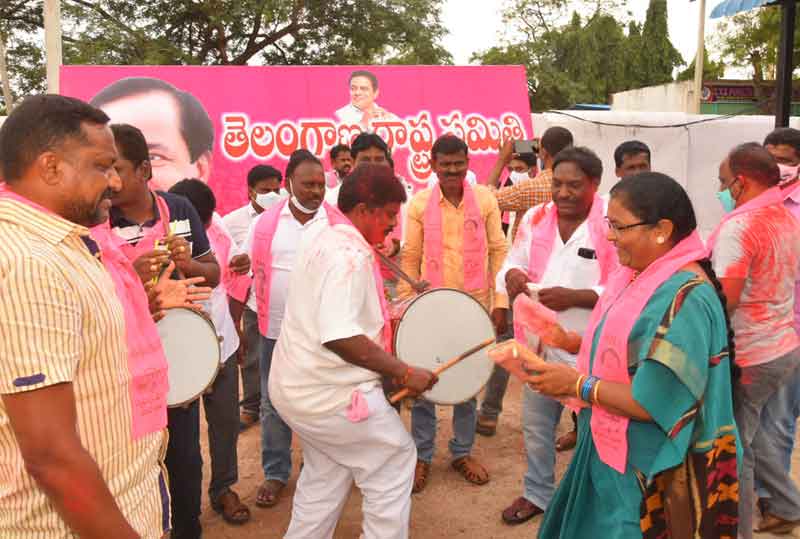 హుజూరాబాద్‌లో దళిత బంధుకు 500 కోట్లు