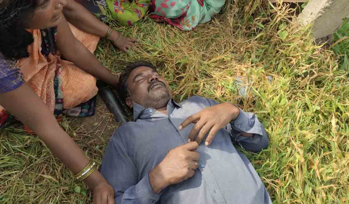 కోనరావుపేటలో విద్యుత్ షాక్‌తో రైతు మృతి