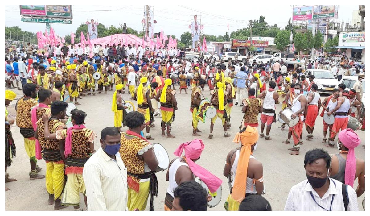 Dalit Bandhu | ద‌ళితోద్ధారకుడు సీఎం కేసీఆర్‌కు ద‌ళితుల అపూర్వ స్వాగ‌తం