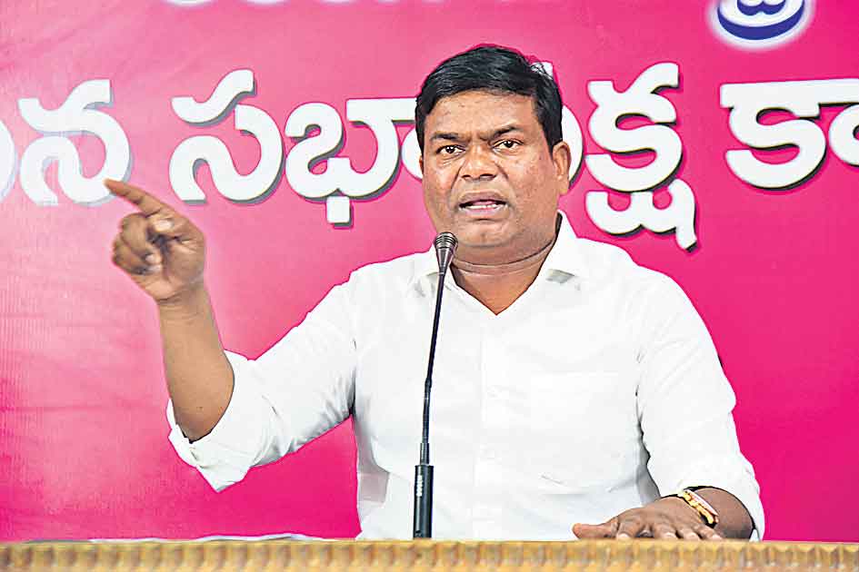 ప్రతిపక్ష ఆఫీసులకు టులెట్‌ బోర్డులే